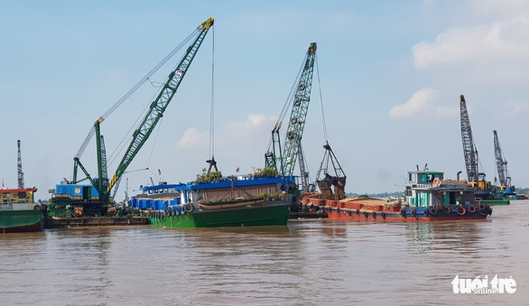 Small town swells with Vietnamese sand importers