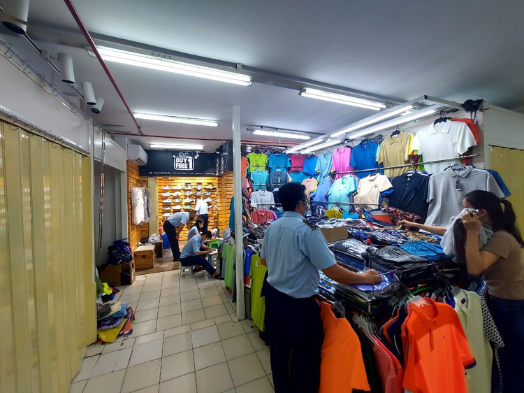 Thousands of luxury counterfeits seized from popular Ho Chi Minh City mall