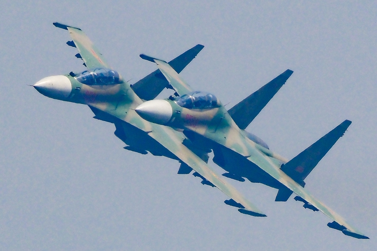 Vietnamese Air Force takes to Hanoi’s skies for training exercise