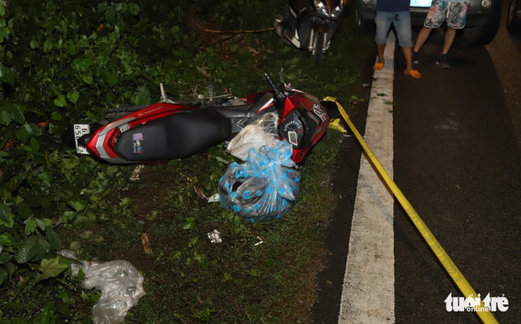 Truck driver continues delivery after crushing 2 motorcyclists