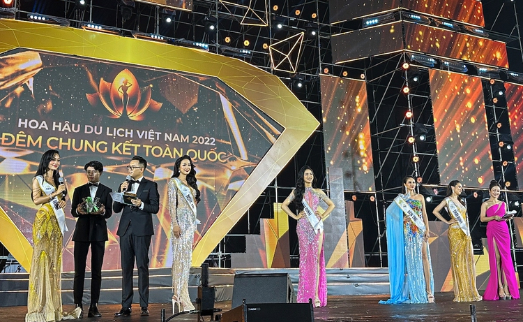 22-year-old crowned Miss Tourism Vietnam 2022