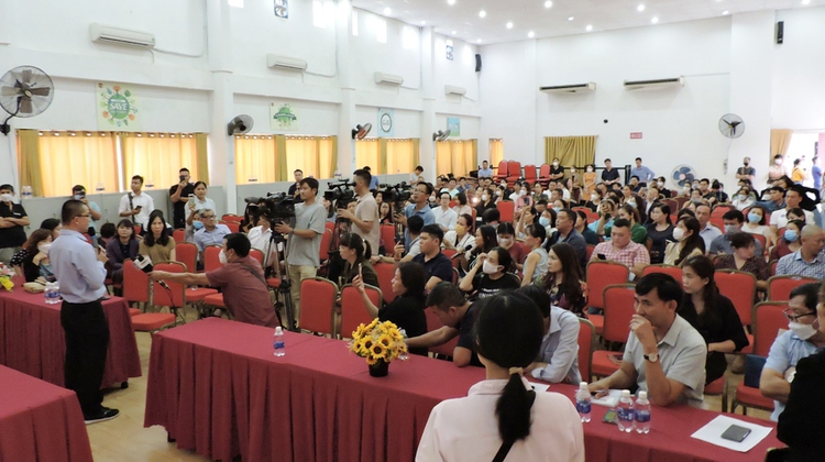 One of 270 suffering students dies from food poisoning at Nha Trang int’l school