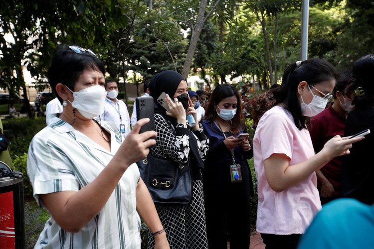 Up to twenty killed in 5.6 magnitude earthquake in Indonesia: local official