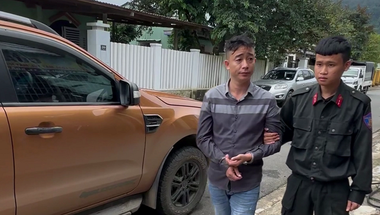 Police break up racket trading nearly 1 metric ton of explosives in central Vietnam