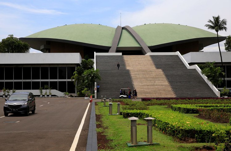 Indonesia set to penalise sex outside marriage in overhaul of criminal code