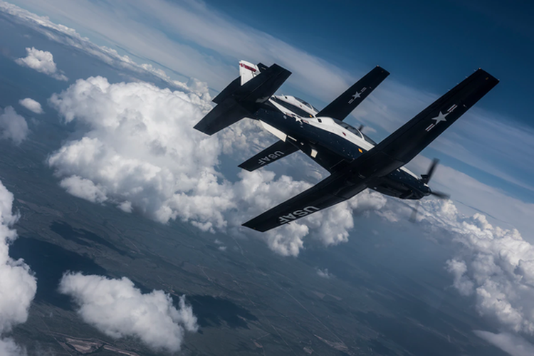 US to deliver 12 brand-new military training aircraft to Vietnam