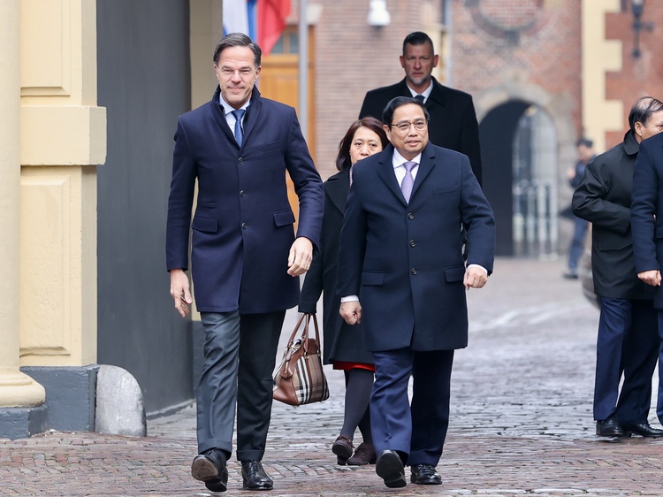 Vietnamese, Dutch prime ministers discuss measures to boost comprehensive partnership