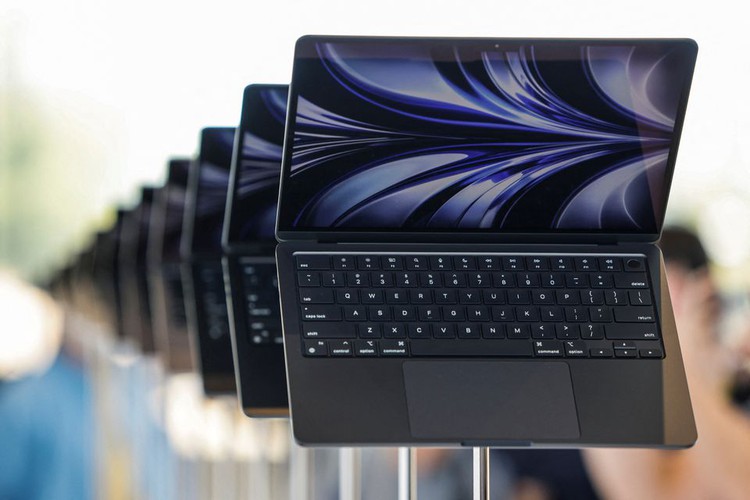 Apple to start making MacBooks in Vietnam by May 2023: Nikkei Asia