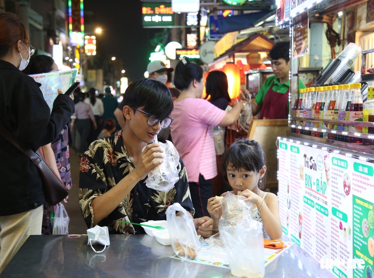 Ho Chi Minh City inaugurates new food street