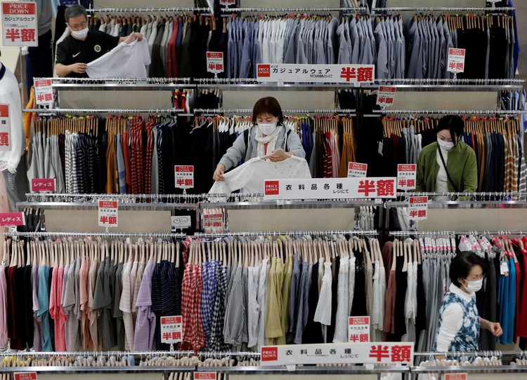 Japan retail sales up for ninth month led by tourism help