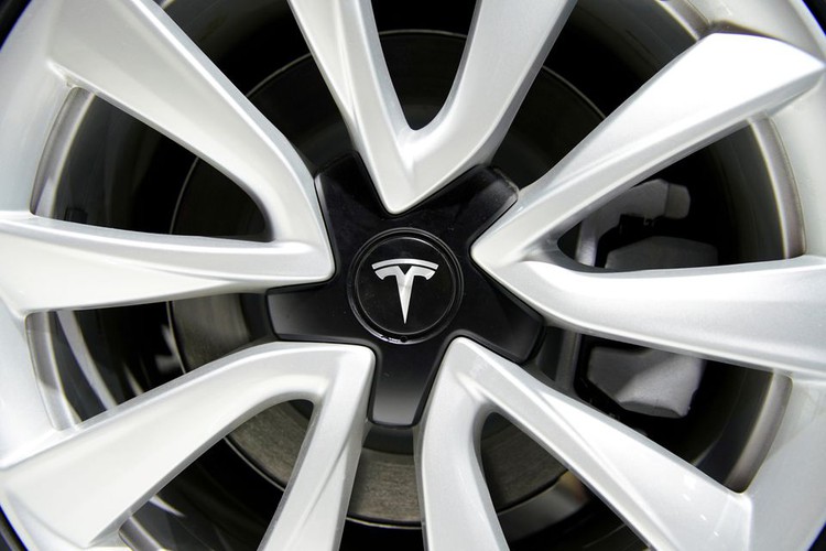 South Korea fines Tesla $2.2 mln for exaggerating driving range of EVs