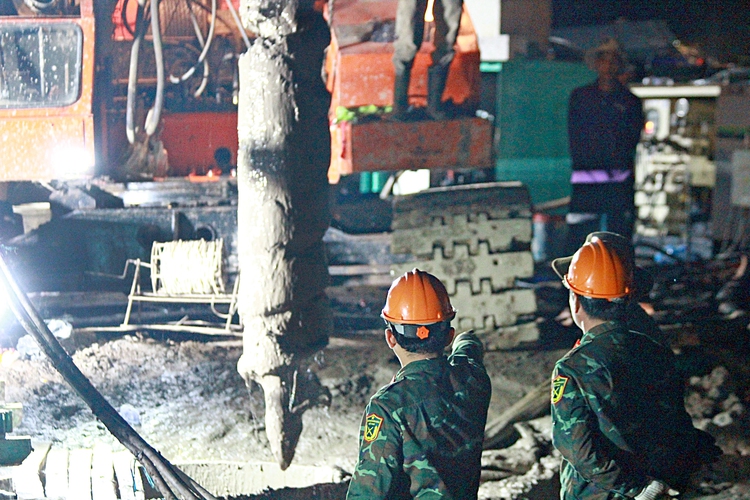Vietnam declares boy trapped in hollow concrete pile dead