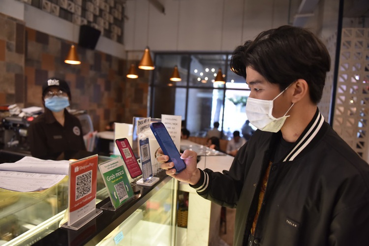 Vietnamese consumers keep over $140mn in e-wallets