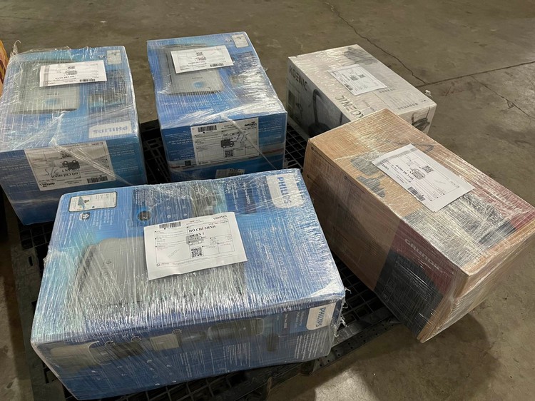 Hanoi police confiscate 98kg of drugs smuggled from Germany to Vietnam