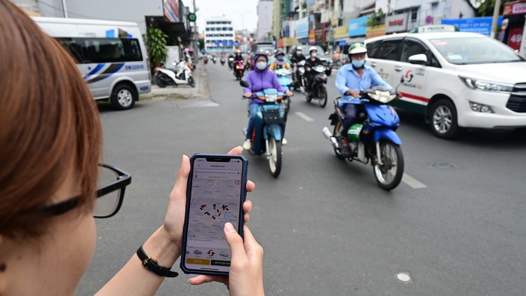 Taxi services in Vietnam back on track