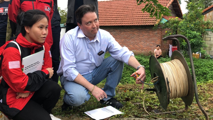 US ambassador joins mine clearing activities in north-central Vietnam