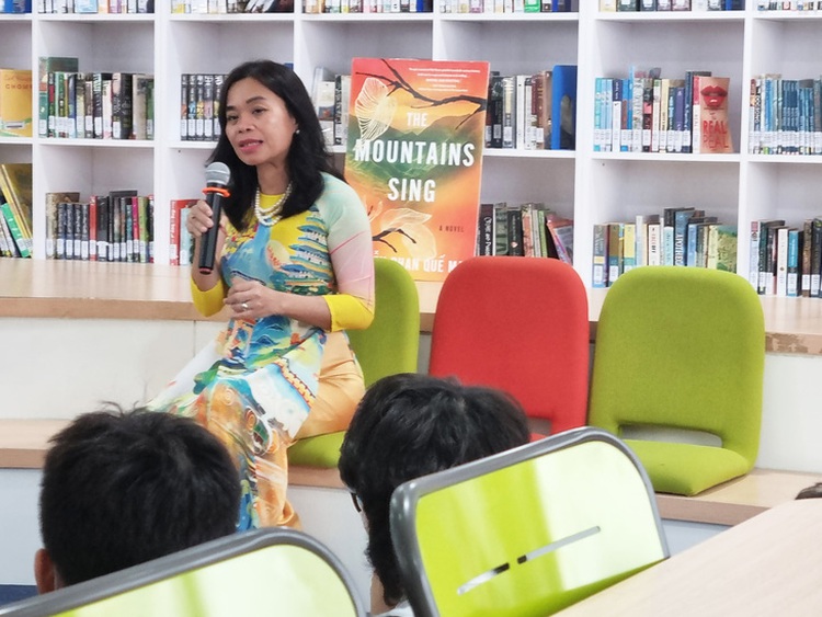 Vietnamese writer shares love of homeland in award-winning English-language book