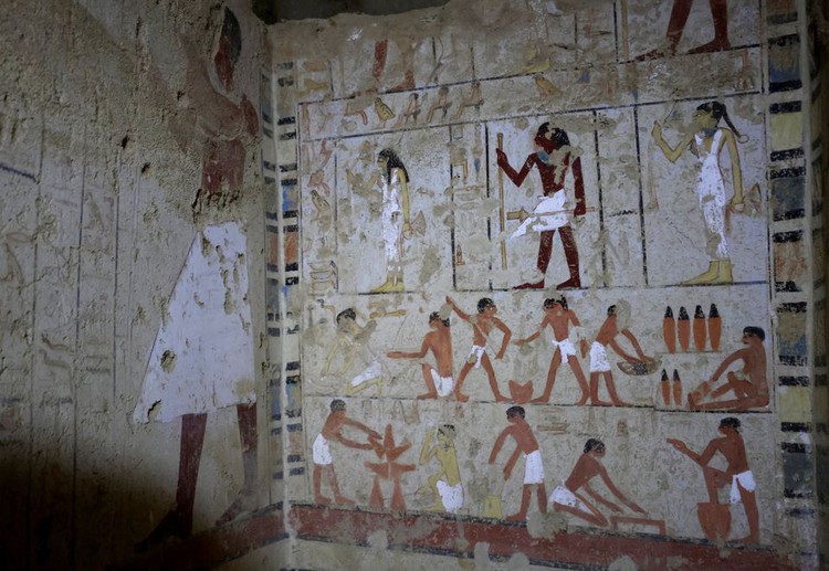 Archaeologist hails possibly 'oldest' mummy yet found in Egypt