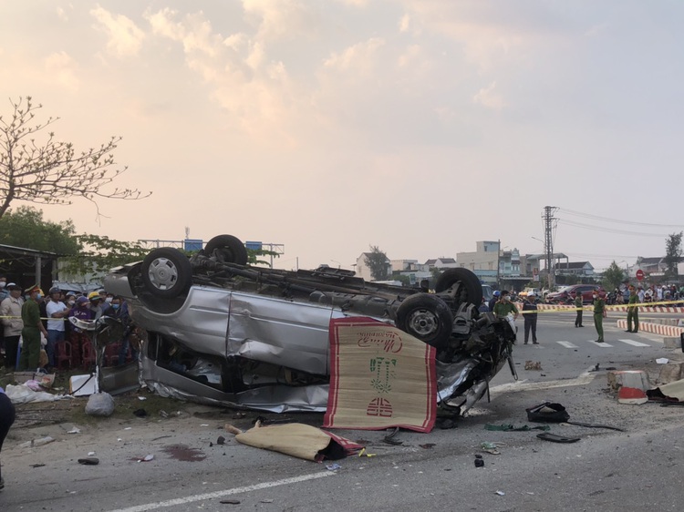 At least 8 dead after van hits tractor-trailer in central Vietnam