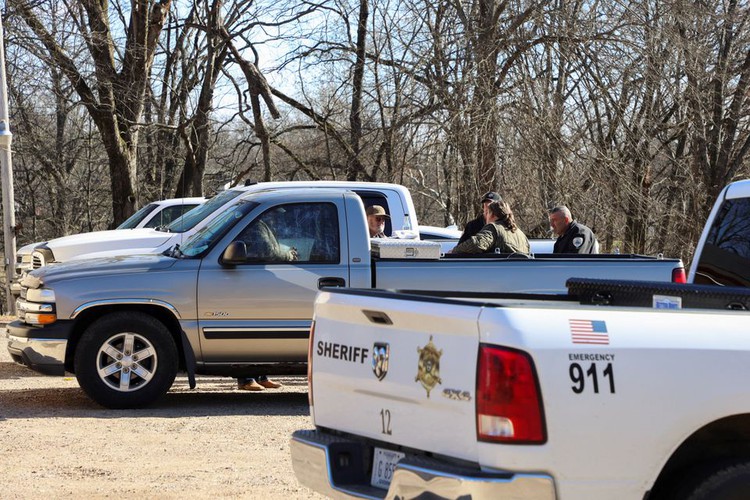 Six dead as gunman goes on rampage in small Mississippi town