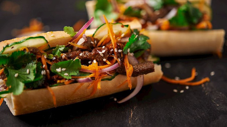 Vietnamese 'banh mi' ranks 6th among world’s 50 best street dishes