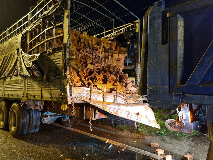 At least 3 dead, 17 injured after long-haul bus hits truck in central Vietnam