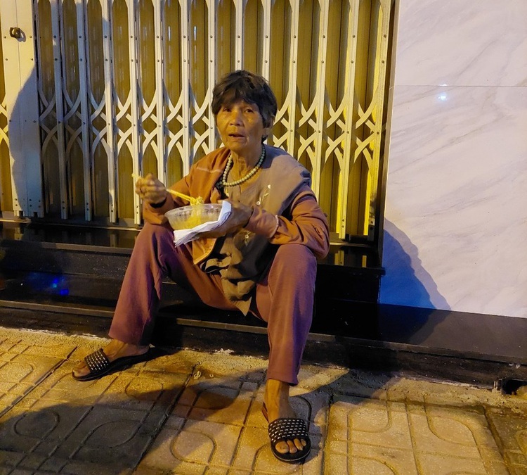 Missing old woman found more than 700km from home in Vietnam