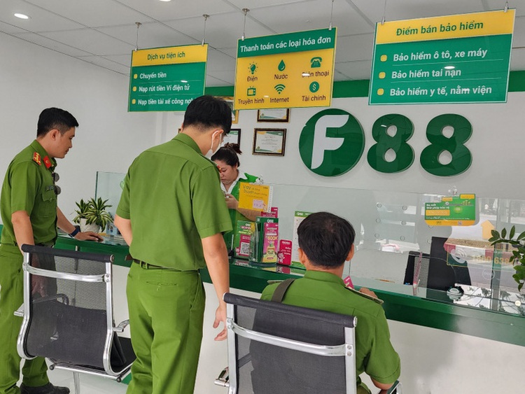 Police inspect 26 branches of F88 pawnshop chain in two Vietnamese localities