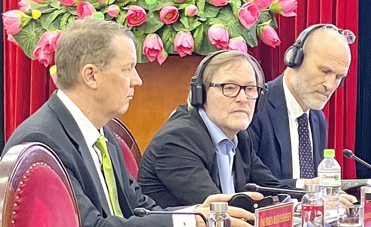 Experts propose turning Vietnam’s plastic waste into economic resources