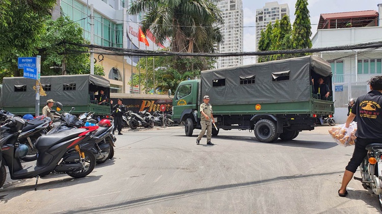 Ho Chi Minh City police search Home Credit, debt trading company