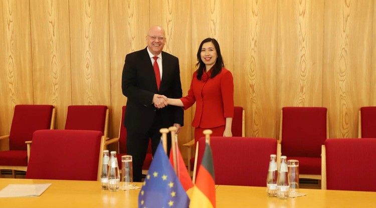 Vietnam seeks Germany’s support for EC’s removal of ‘yellow card’ on seafood