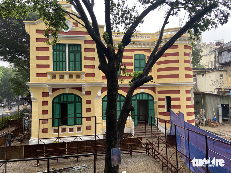 Hanoi people denounce new colors of old French villa