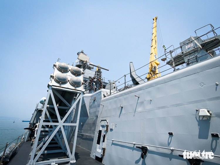 Indian navy ships visit Da Nang