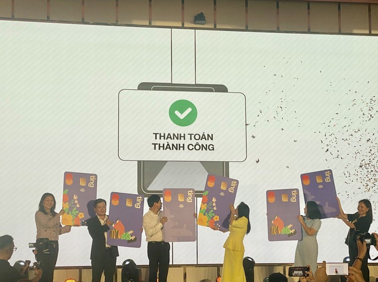 Ho Chi Minh City launches cashless bus ticket payment system