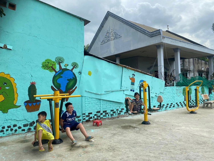 Ho Chi Minh City turns 243 garbage dumps into parks, veggie gardens