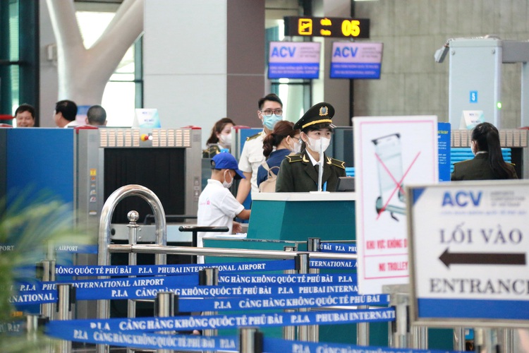 New airport terminal inaugurated in central Vietnam