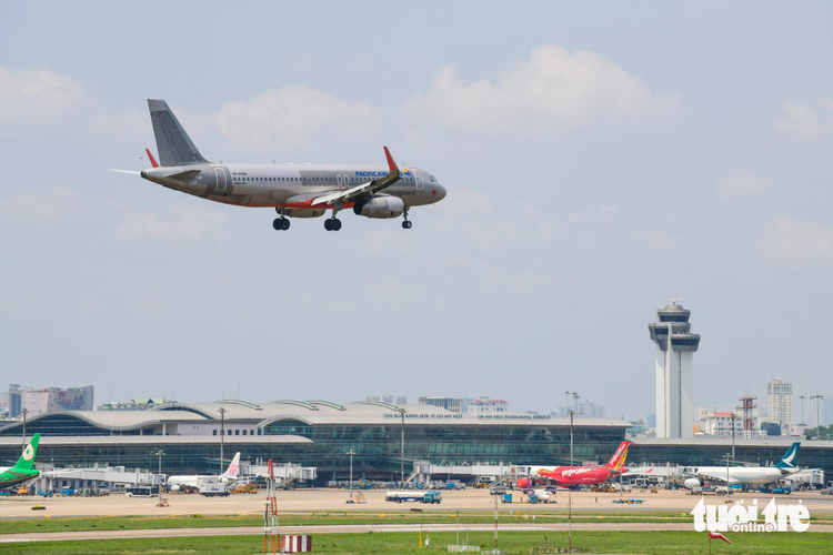 Vietnam aviation watchdog demands rectification of late flight issues