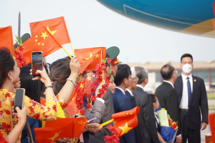 Vietnam premier arrives in China for official visit