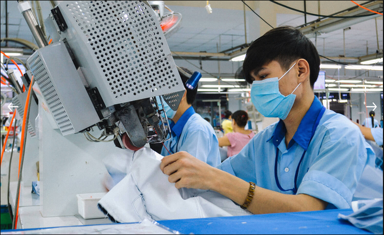 Major apparel firm in Ho Chi Minh City fires over 2,000 workers
