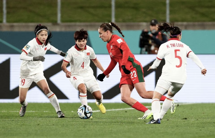 Encarnacao shines as Portugal beat Vietnam 2-0 for first World Cup win