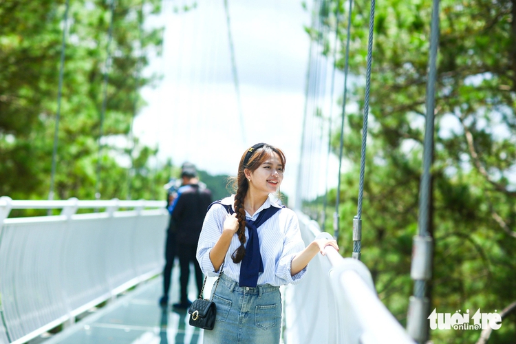 Da Lat’s first glass bridge opened to public