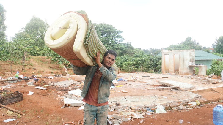 Landslides hit southern Vietnamese province; subsidence spreads in Central Highlands