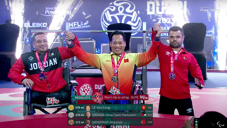 Vietnamese athlete bags gold medal at World Para Powerlifting Championships
