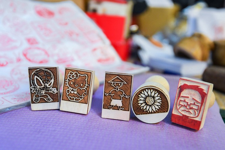 This 68-year-old still makes thousands of wooden stamps by hand in Hanoi