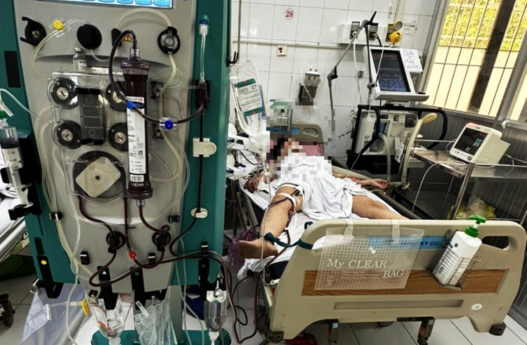 2 women hospitalized due to methanol poisoning in southern Vietnam