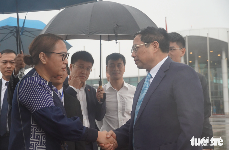Vietnamese premier leaves Hanoi for Indonesia to attend ASEAN Summit