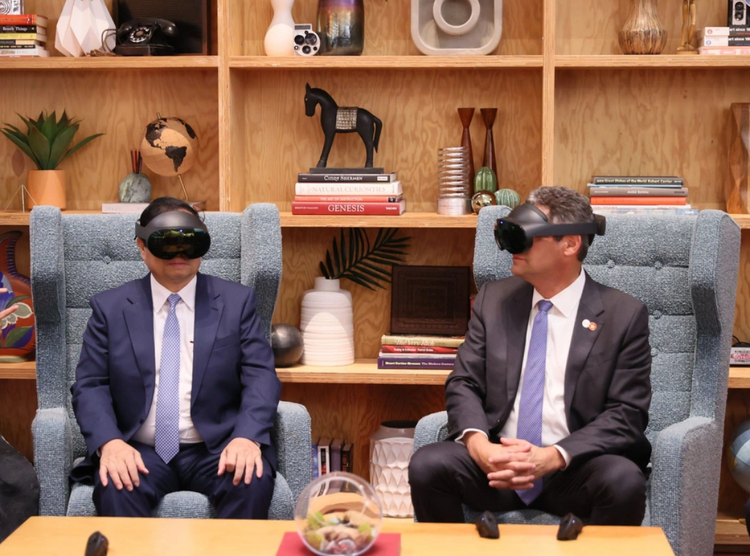 US tech firms pledge to foster semiconductor industry in Vietnam