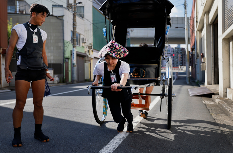 Social media inspires Japanese women to dash into rickshaw pulling