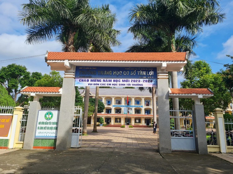 Vietnamese 9th grader dies after running in PE class