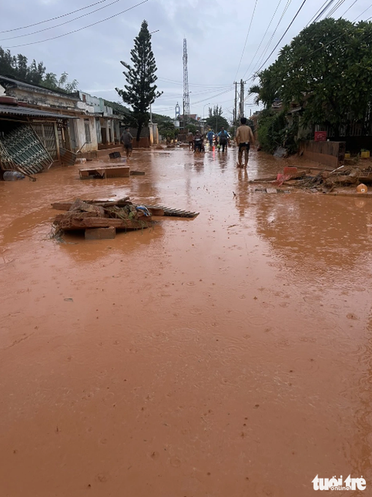 Residents in south-central Vietnam cast down by sand, mud slides